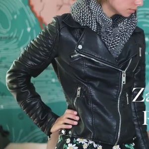 Zara leather motorcycle jacket size small 😎