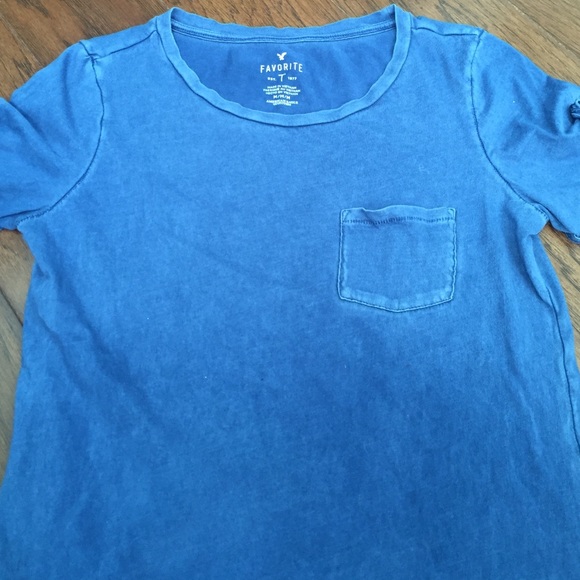 Basic American Eagle tee!