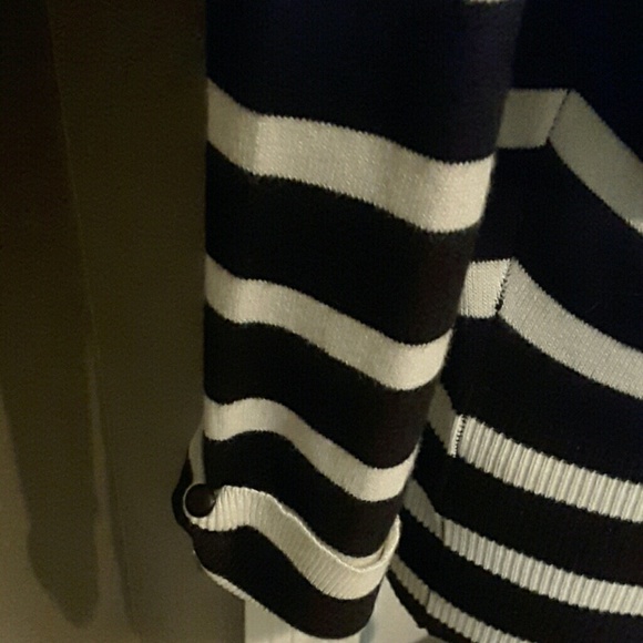 Cute sweater - Picture 4 of 4