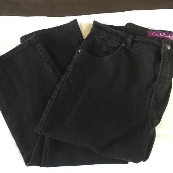 Gloria Vanderbilt Straight Leg Jeans. 🔶SALE