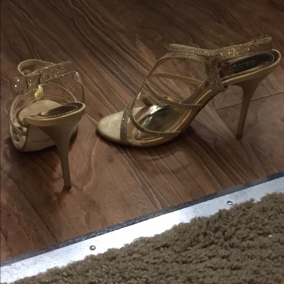 Heels - Picture 3 of 3