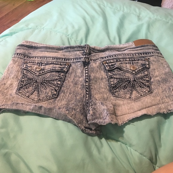 Shorts - Picture 2 of 2