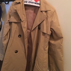 Timeless Michael Kors lightweight trench