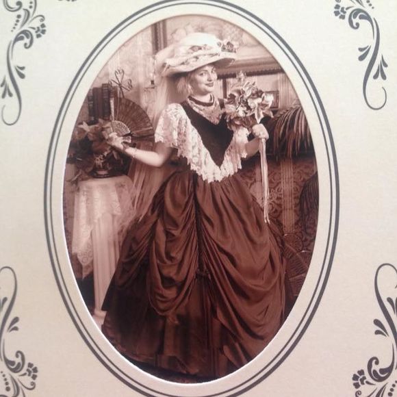 Meet your Posher, Mari - Picture 1 of 1