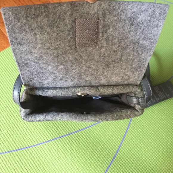 Cute gray Crossbody Bag - Picture 3 of 3