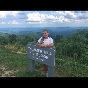 Meet your Posher, Carly