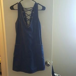 Denim dress w criss cross strap in back