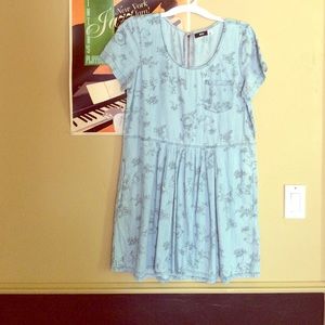 Short sleeve denim floral pocket dress!!!! 🌻