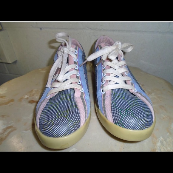 Vintage Gucci Lace Up Sneakers