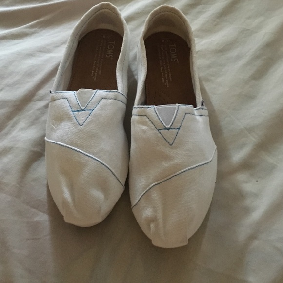 🚨SOLD🚨White toms