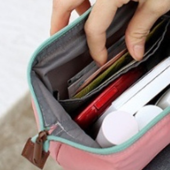 Travel Makeup Bag - Picture 4 of 4