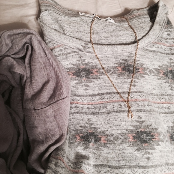 Lightweight Pink&Gray Aztec Sweatshirt