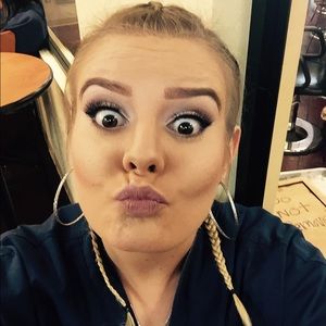 Meet your Posher, Aneta