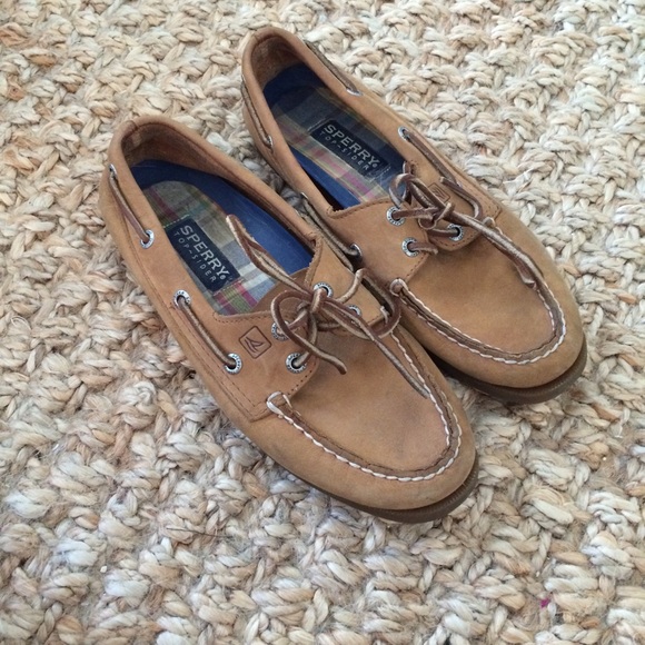 Authentic Original 2-Eye Sperry Boat Shoe