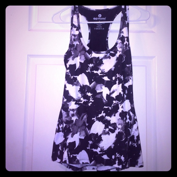 90 degree by reflex Tops - ✨Floral Print Workout Top✨