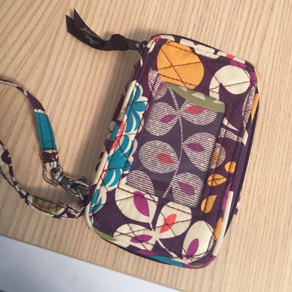 Vera Bradley wristlet - holds phone , money, ID