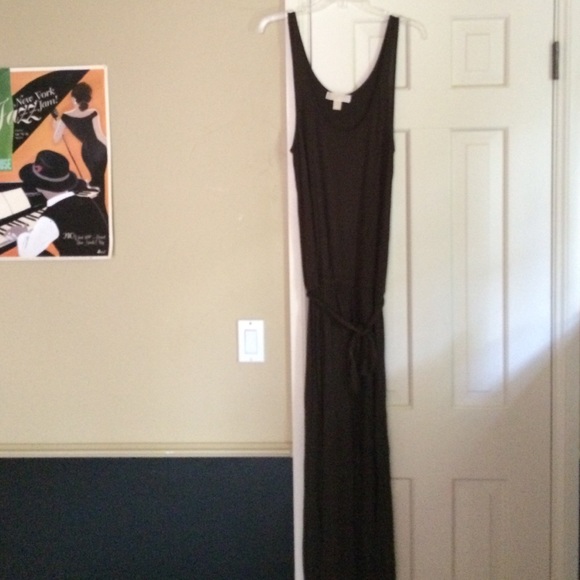 Brown maxi dress 🕶