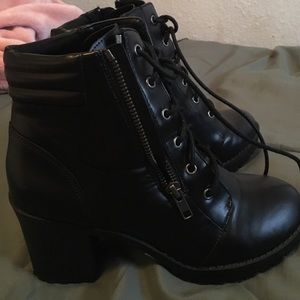 Black healed boots