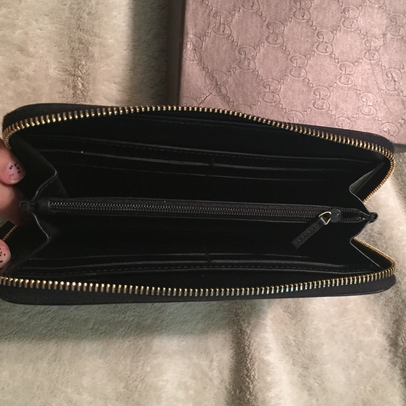 Gucci soft black leather wallet - Picture 2 of 4