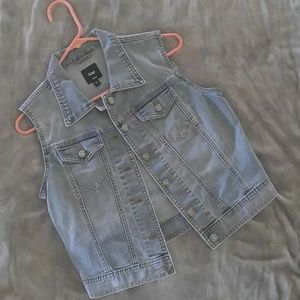 Gap vest