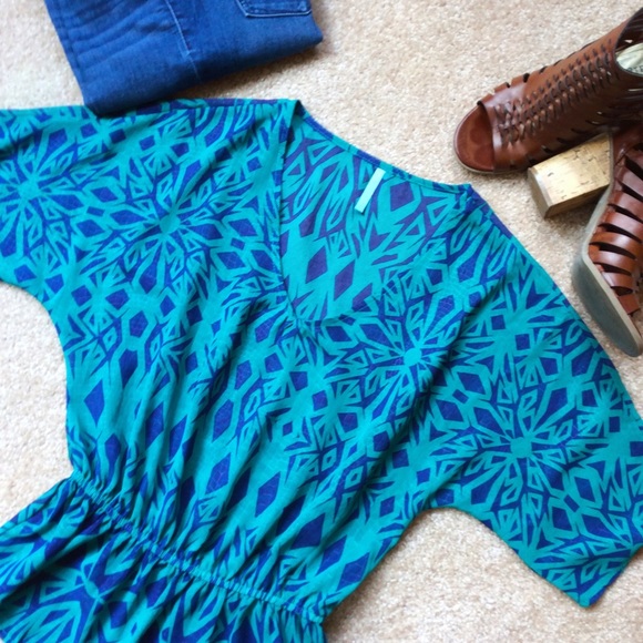💙Sheer Green & Blue Blouse