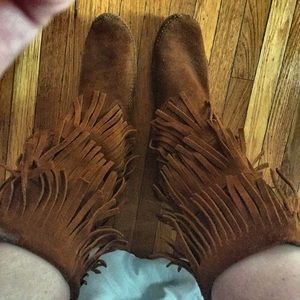 SUPER CUTE Mid-calf length boots!