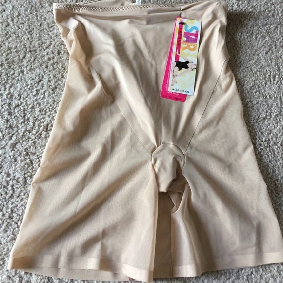 ❌SOLD❌SPANX Mid-Thigh Slimming Shapewear