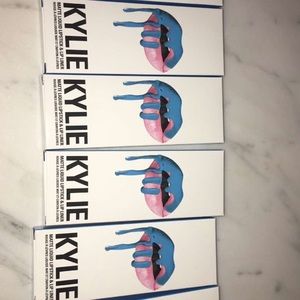 Meet your Posher, Alexi