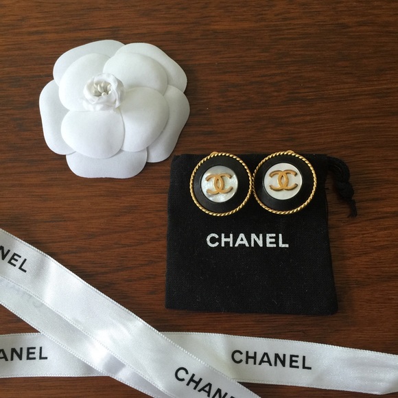 Vintage Chanel gold CC logo Hoop Clip on Earrings