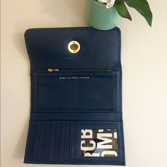 EUC Marc Jacobs Dark Teal Wallet