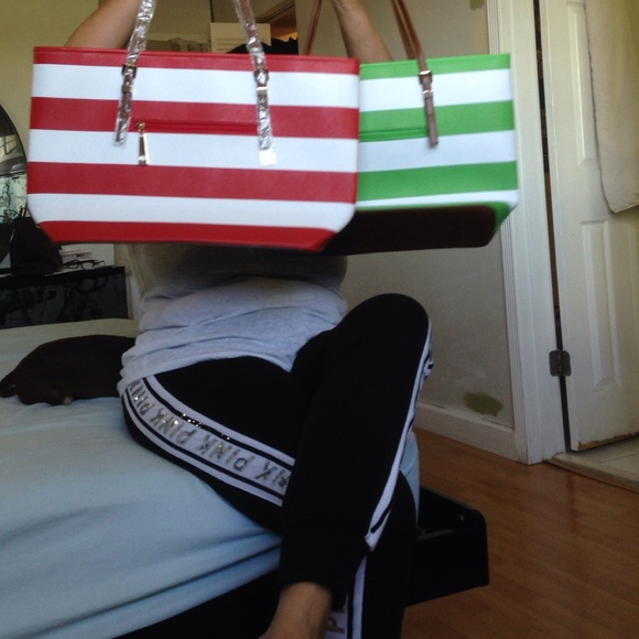 Purse - Picture 2 of 2