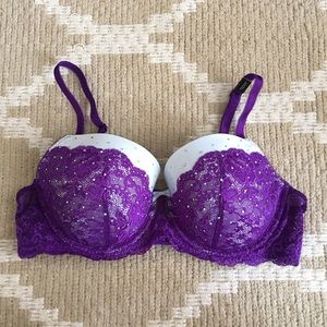 Victoria Secret || NWT Rhinestone/Lace Bra || 38C