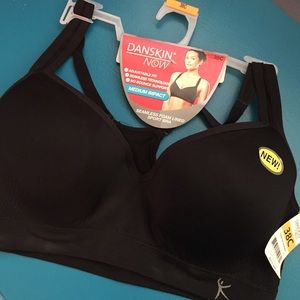 Danskin Now Seamless Foam Lined Sport Bra