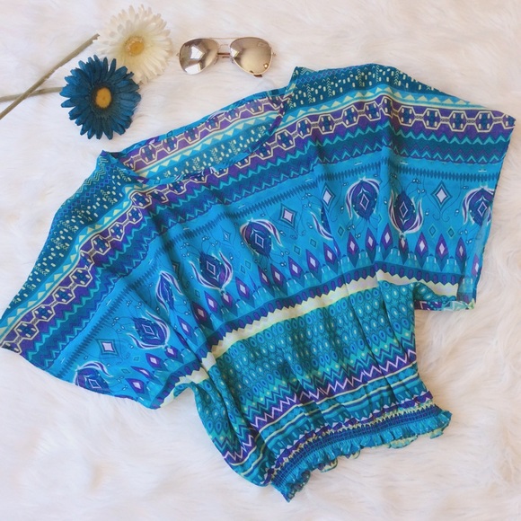 💙NWOT💙 Geometric Elastic Waist Blouse