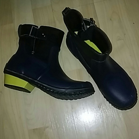Sorel rain boots