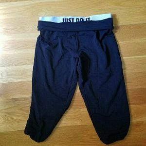 Nike Training Capri Joggers Dri-fit