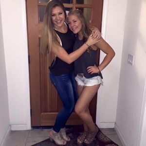 Meet your Posher, Caroline