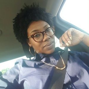 Meet your Posher, Sonidra