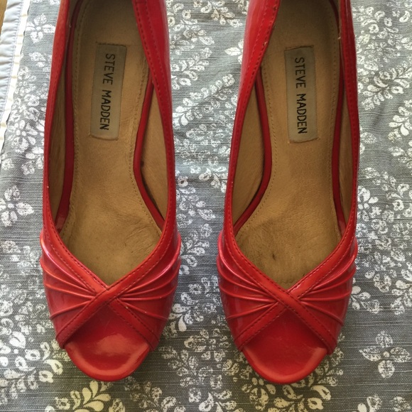 Retro wood platform heels