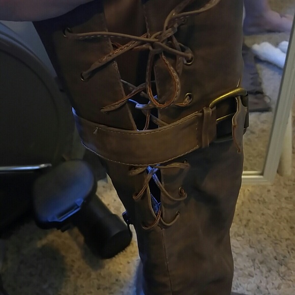 Suede like boots. - Picture 3 of 4