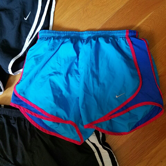 Nike tempo running short - Picture 3 of 3