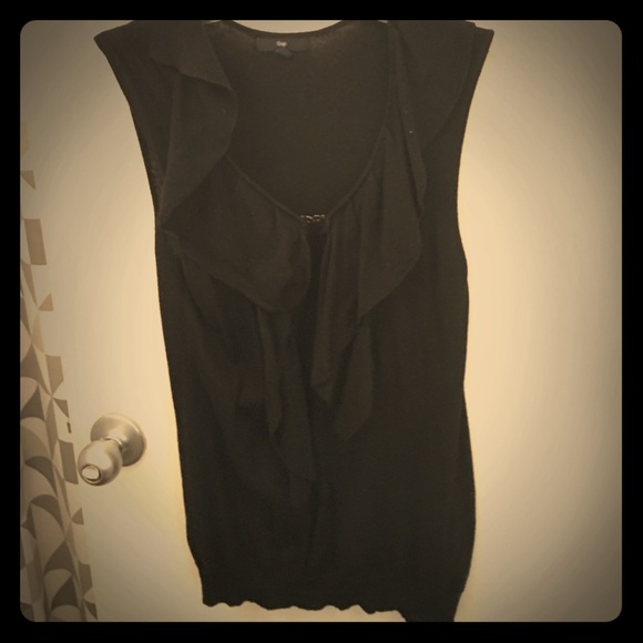 Gap sweater tank with flowy neckline