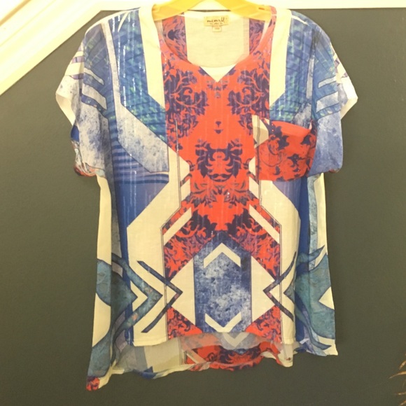 One World Tunic. 🔶SALE🔶
