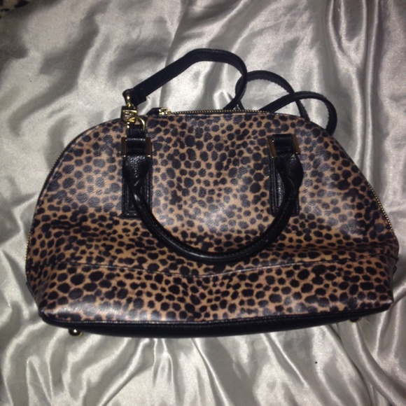 Cheetah print purse!!