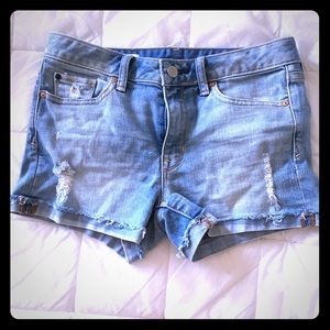 gap slim cut off distressed jean shorts