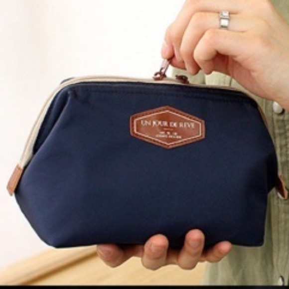 Travel Make-Up Pouch - Picture 2 of 4