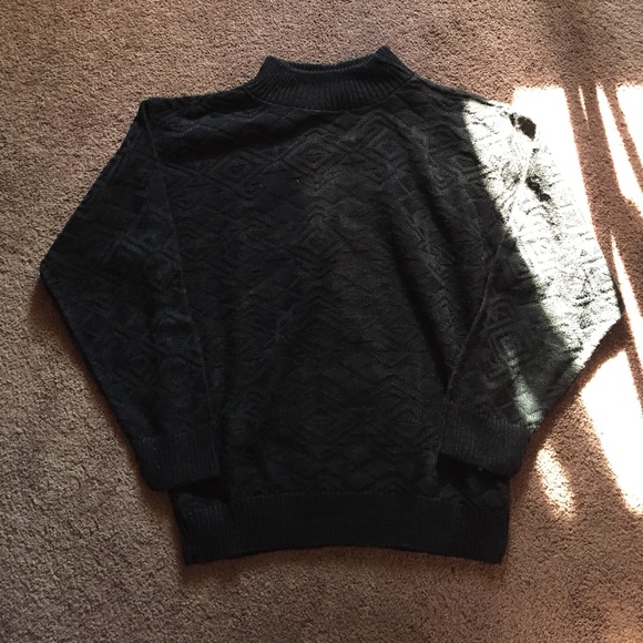 Geometric print mock turtleneck