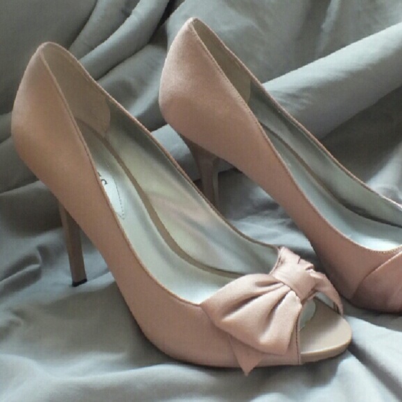 Moving! Everything must go🎉Peep Toe Heels