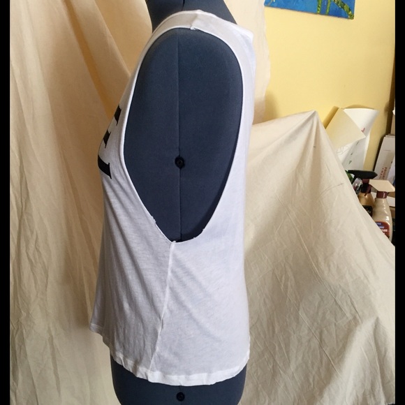 Muse muscle tee Sugarcloth size L NWOT - Picture 2 of 3