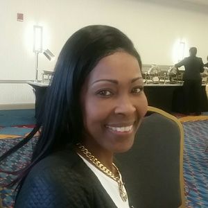 Meet your Posher, Regina